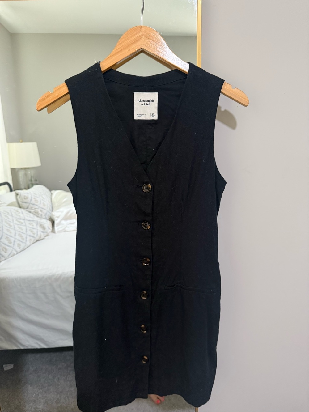 Abercrombie & Fitch Black Sleeveless Button-Front Mini Dress
